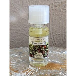 Slatkin & Co‎ HOLLY WREATH 0.33 fl oz 9.7 mL Home Fragrance Oil Bath Body Works
